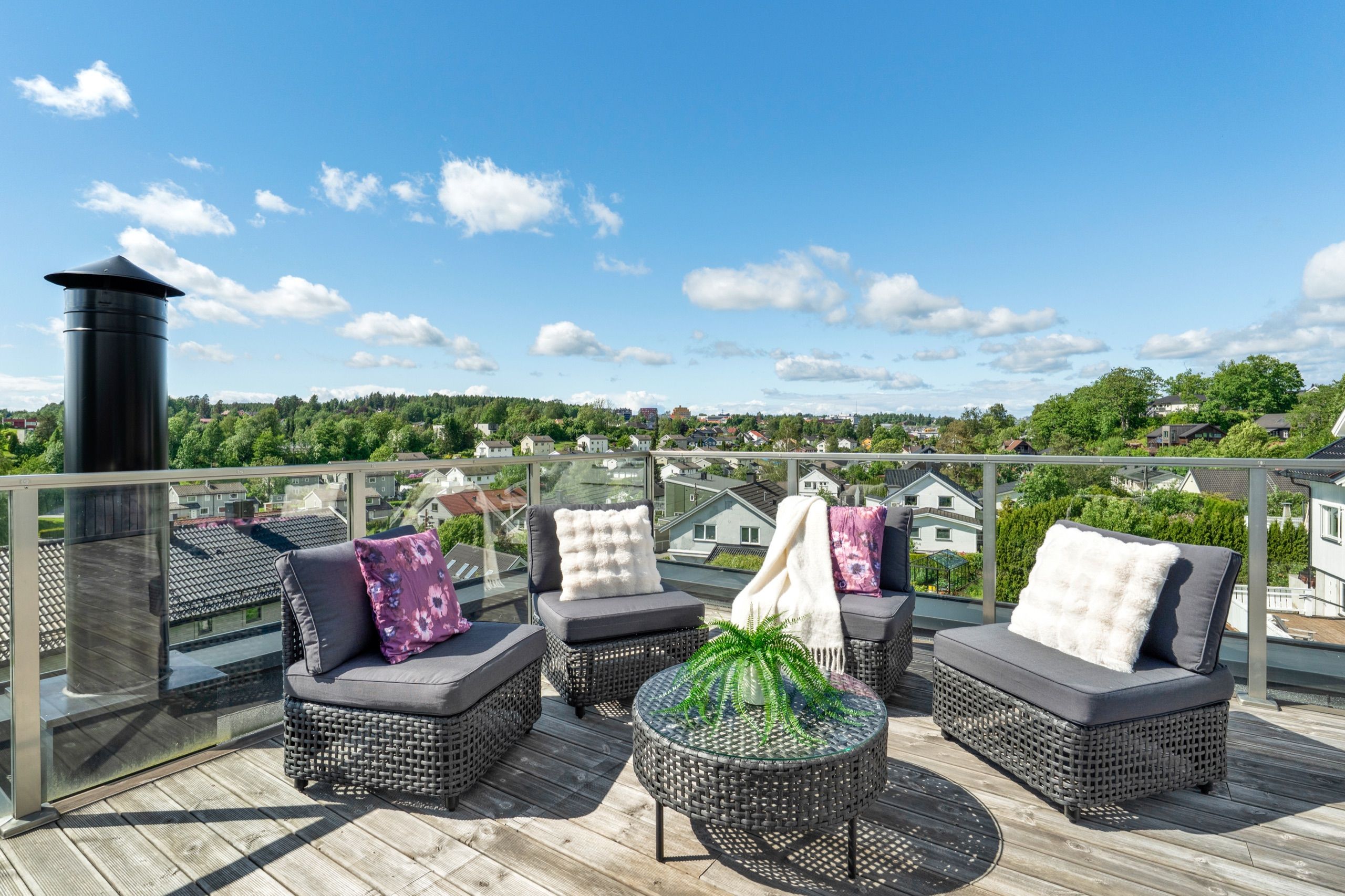Takterrasse på ca. 49 m² med panoramautsikt